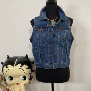 Old Navy Cropped Denim Vest Size M